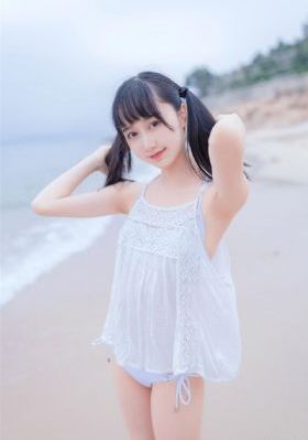 比基尼美女